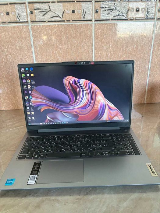Ноутбук Lenovo ideaPad Slim 3 15IRU8