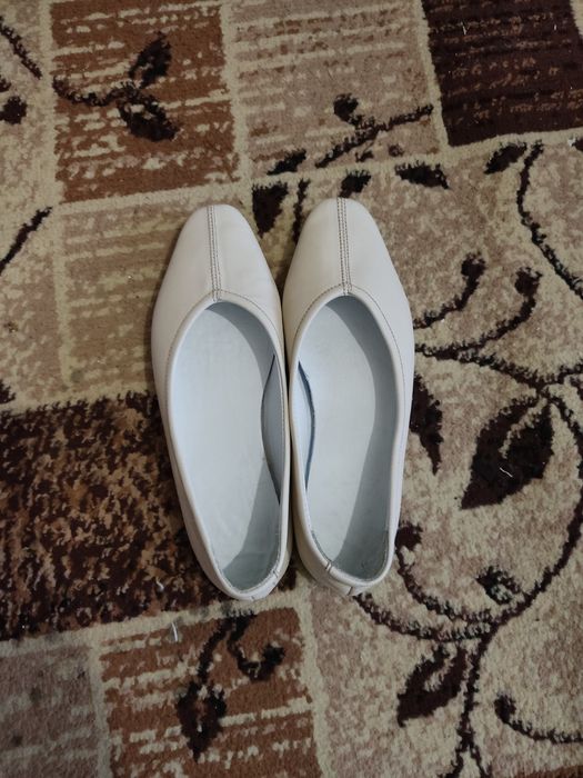 Женская кожаная обувь