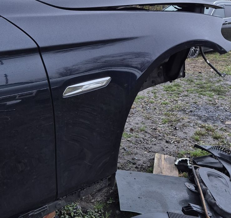 Aripa dreapta bmw seria 5 f10 f11 cod culoare 416 an fabricație 2012