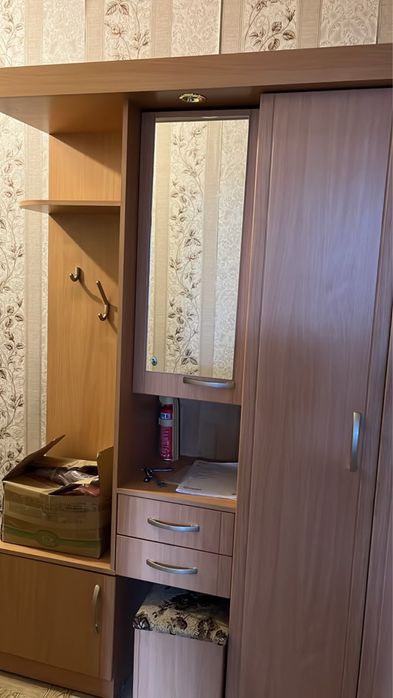 Продам прихожую , самовывоз