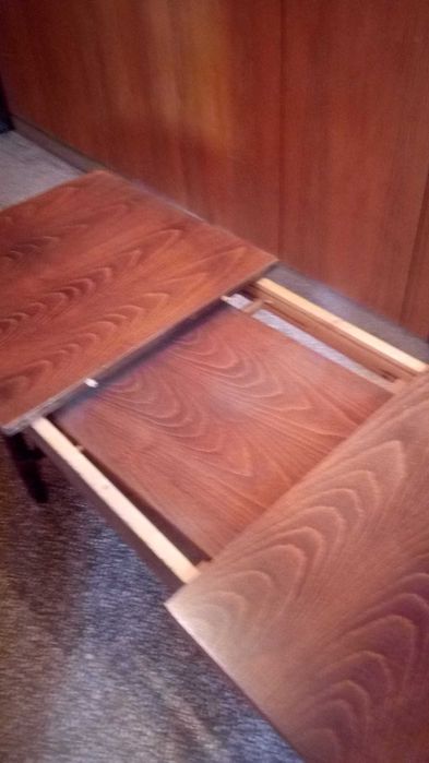 Разтегателни холни маси по 150 лева