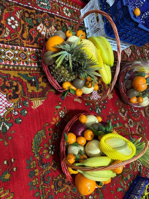 Mevali savat korzinka / shirinlikli, ichimliklardan savat korzinka