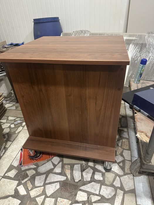 Продаю Комплект мебели для офиса/дома: стол, тумба, стеллаж