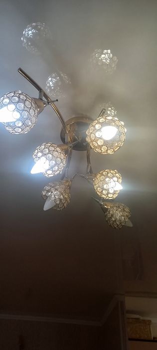 Люстра  6 лампочек