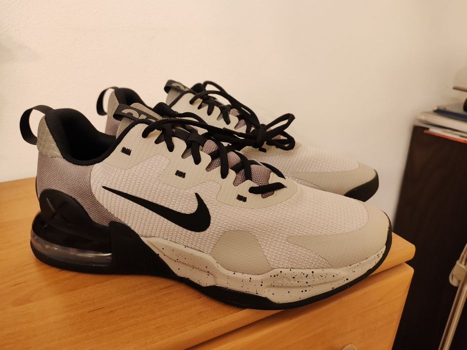 Vind Jordan Nike original  47 și 46