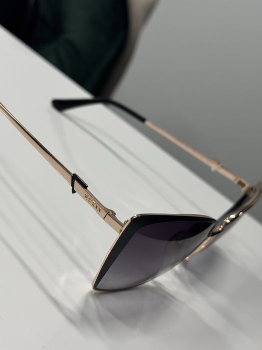 Слънчеви очила Guess