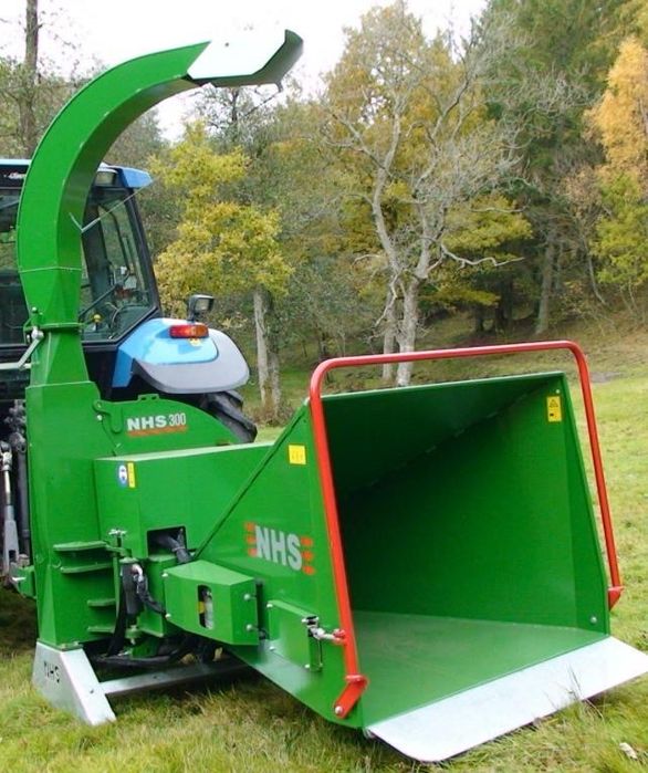 Vând tocător profesional NHS 300, folosit doar pentru probă.