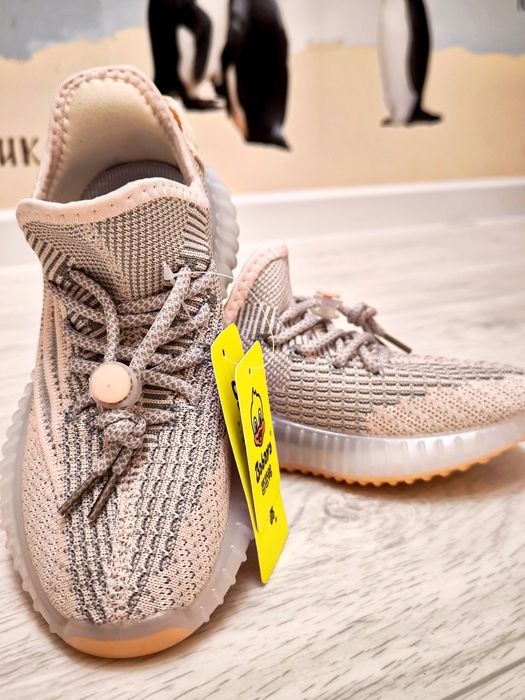 Продам кроссовки детские