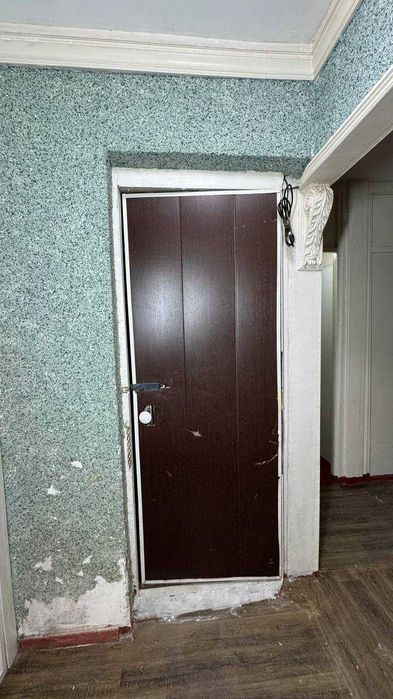 Киргили Гулшан магазини 2 қаватда 2 хонали квартира сотилади. ID: 1467