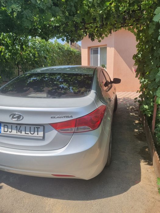 Hyundai Elantra 2013