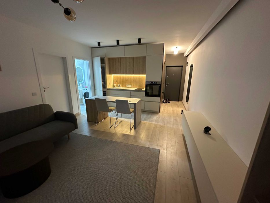 Inchiriez Apartament 2 camere, 37 mp, garaj subteran, balcon -400 €/luna