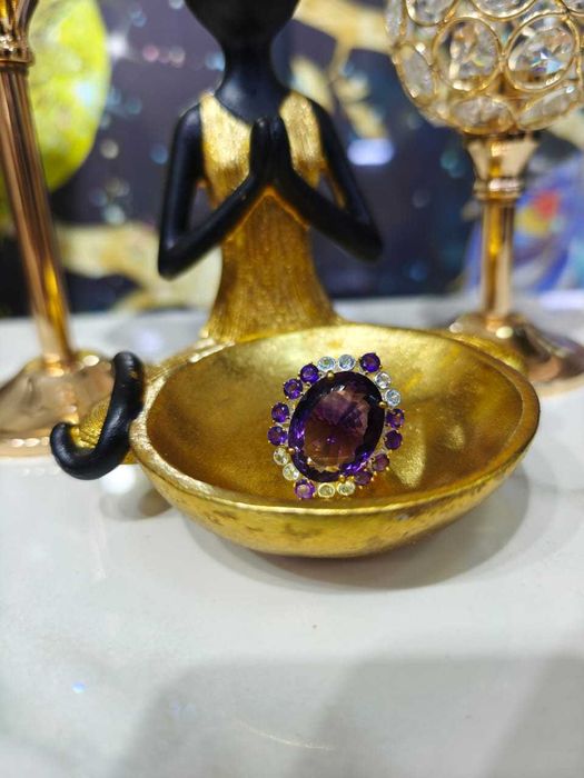 Кольцо женское с натуральным камнем