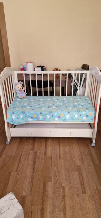 Детский манеж с матрацем