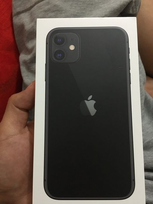Iphone 11 - черного цвета