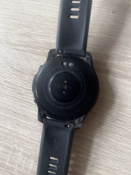 Продам смарт часы Hwawei Wacth GT