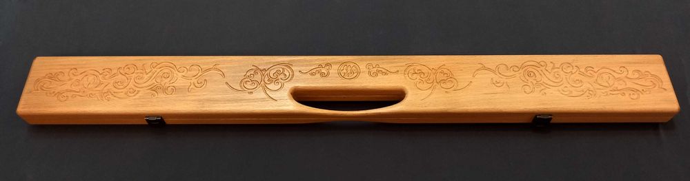 Кейс для двусоставного кия с удлинителем.