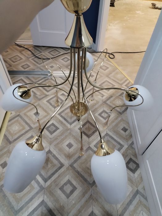 Продам люстру пятирожковую