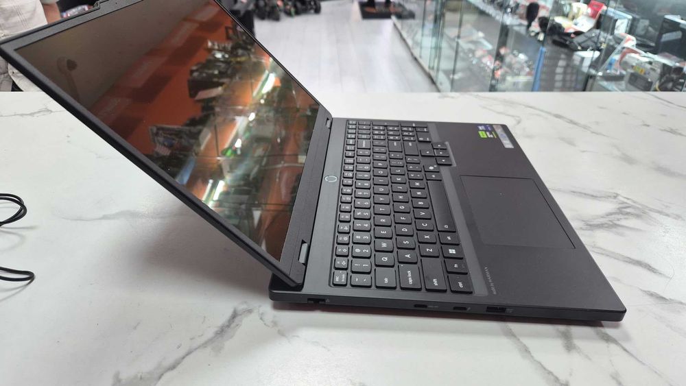 UP Bucuresti/Laptop Gaming Lenovo Legion 5 15IAX10, 15.1 WQXGA,OLED,165Hz,Intel Core Ultra 9 275HX,32 Gb DDR5,SSD 1 Tb,RTX 5070 8 Gb/ GARANTIE 12 LUNI