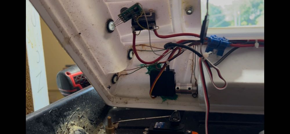 Reparatii, upgrade, instalare autopilot GPS pentru navomodele/ barcute de nadit/ plantat/ momit/ pescuit