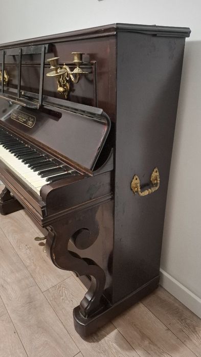 Pianina veche J. B. Frantz