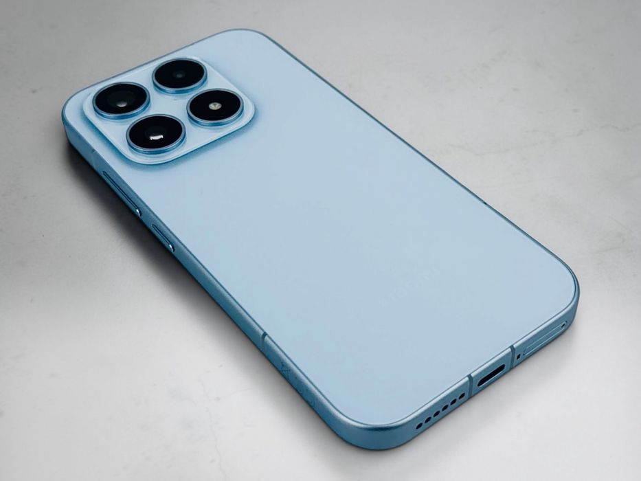 НОВ! Xiaomi 17 512GB 12RAM Ice Blue 5 заряда! Гаранция!