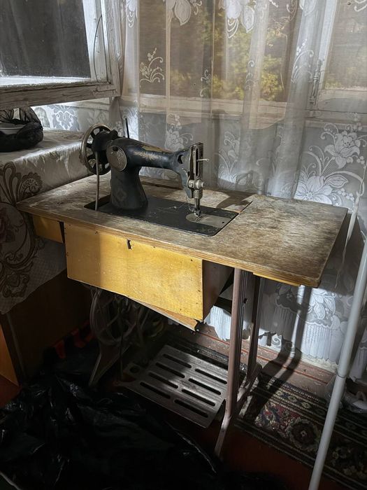 Продам Швейную машинку