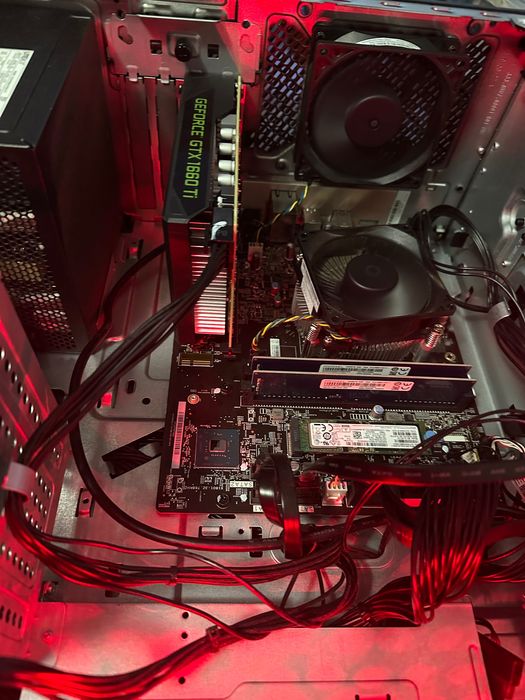 PC Lenovo Legion - Intel i5-9400F | GTX 1660 Ti | 16GB RAM | Windows 10