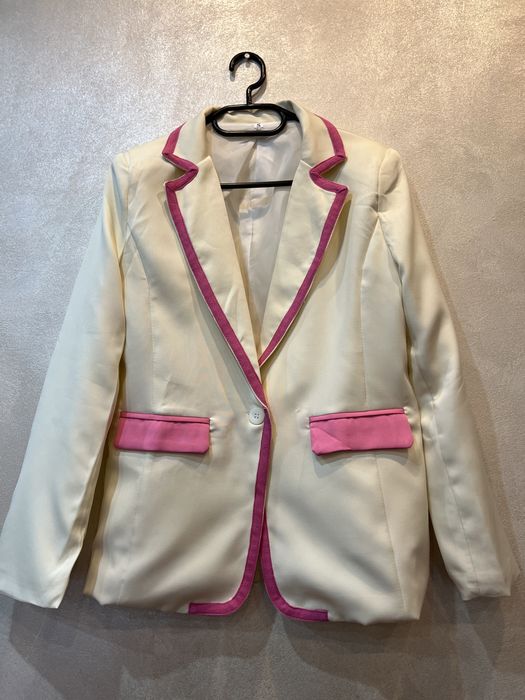 Costum nou fara eticheta
