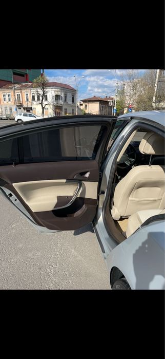 Opel insignia 1.8 GPL  2011