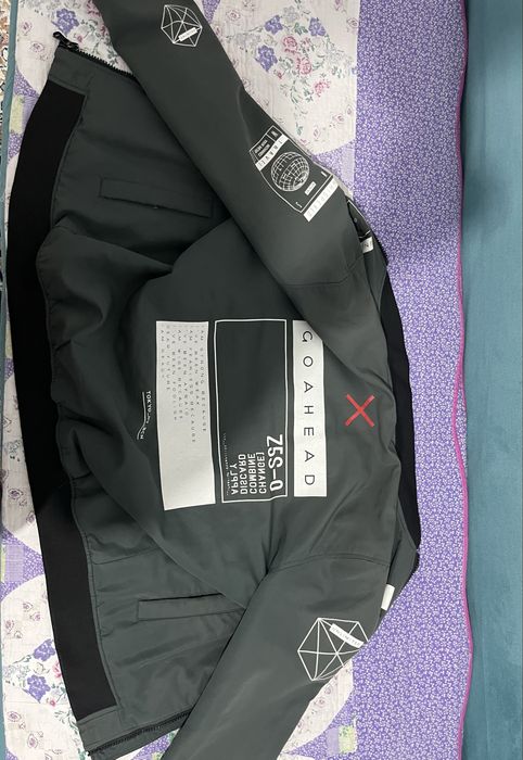 Стильный бомбер.