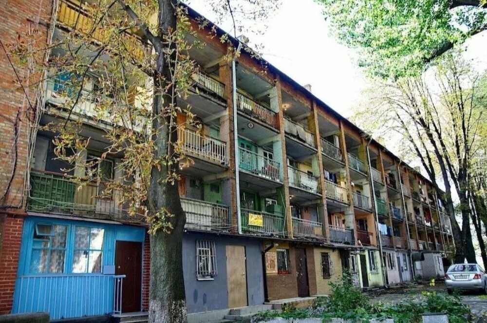 Чирчик ш. Навоий Галерейка кирпичный дом 1х/3/4