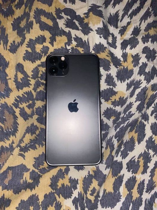 Iphone 11 pro max Putin spart in colt capacitate 73  64gb sau schimb cu trotineta electrica nu conteaza