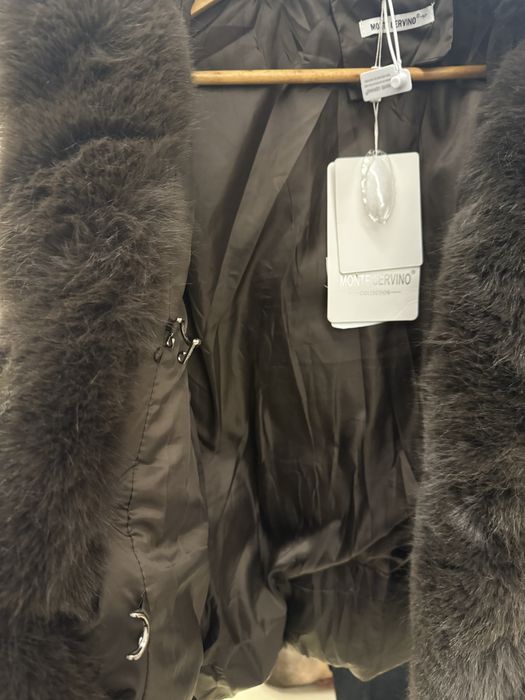 Geaca cu blana detasabila , marimea M