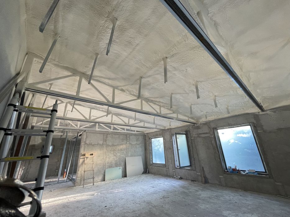 Izolatii spuma poliuretanica Izolatie Mansarda