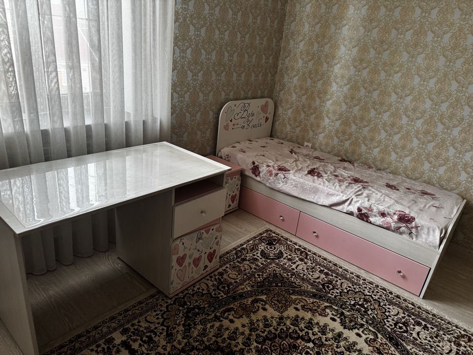 Продам красивый детский гарнитур