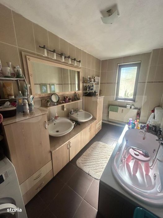 Casa , Pucioasa , 199 mp utili , 10200 mp Teren