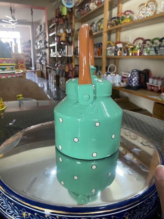 Ръчно изрисуван чайник от неръждаема стомана