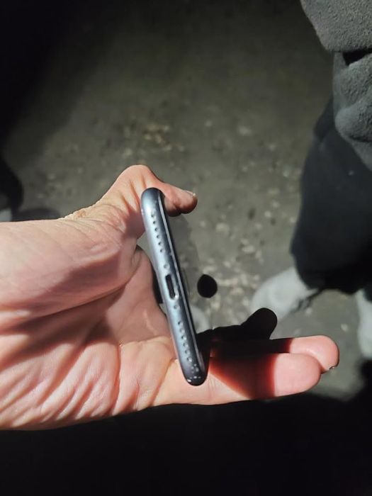 Iphone 8 narx 550 000ming yana kelishamiz