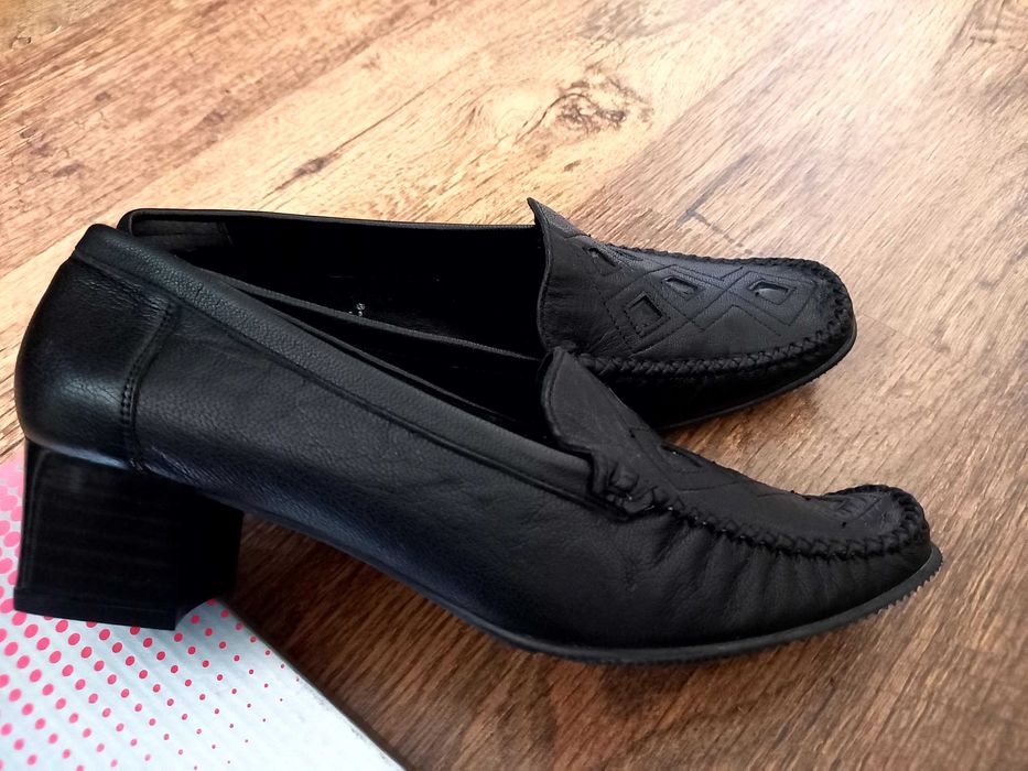 Дамски кожени обувки №39