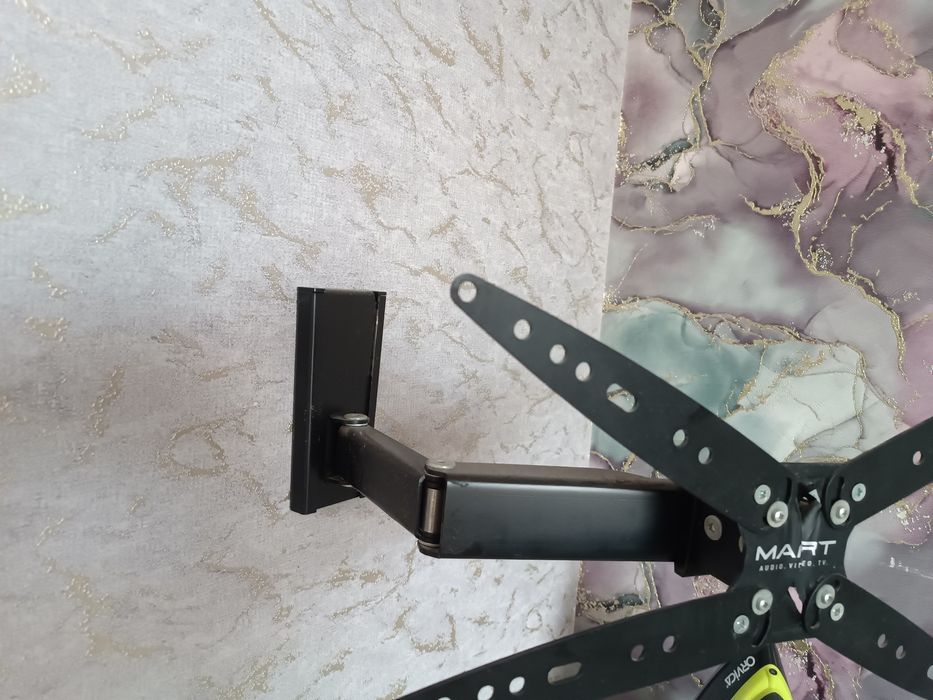 Продам кронштейн