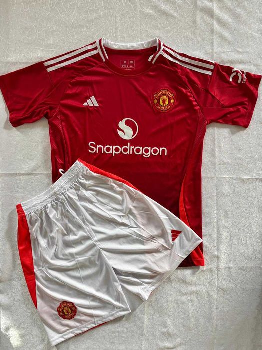 Kit Manchester United