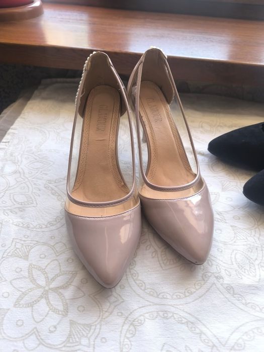 Продаются красивые туфли