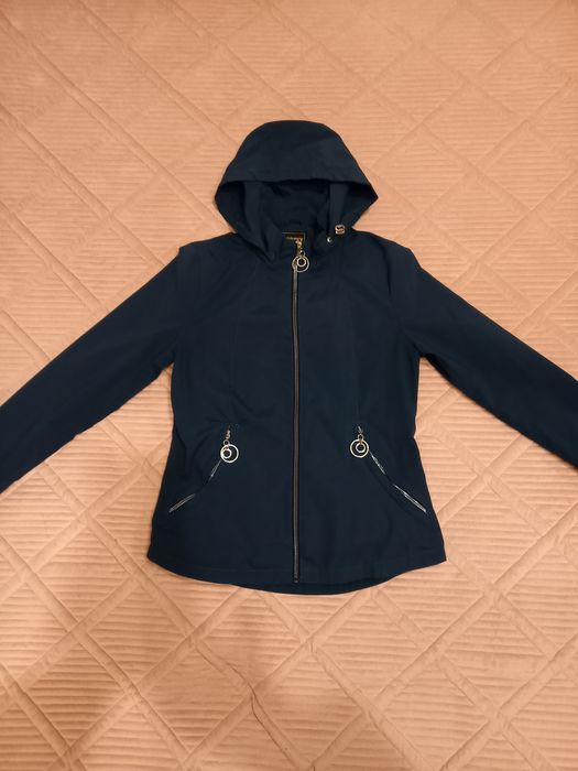 Разгрузка гардероба.