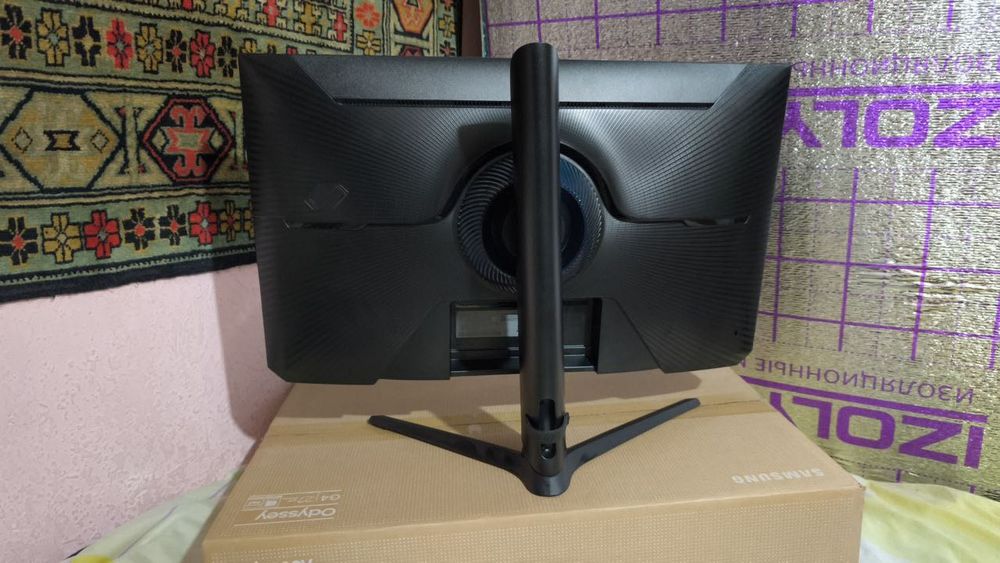 Монитор Samsung Odyssey G4 27" 240Hz