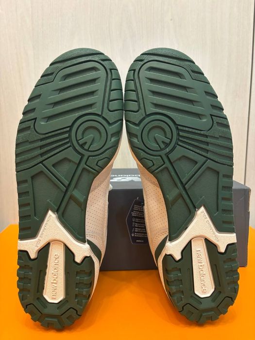 Продам New Balance 550