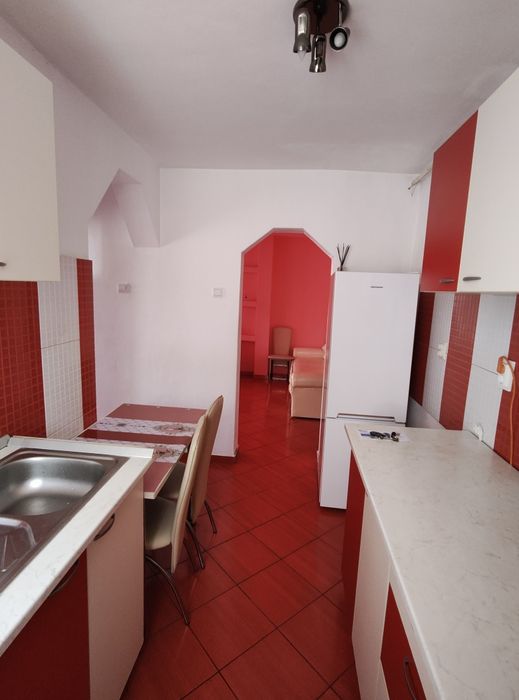 Închiriez apartament pe Bld.Transilvaniei