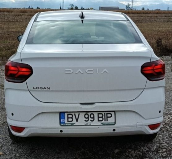 Vând Dacia Logan Journey înmatriculat 25.09.2025