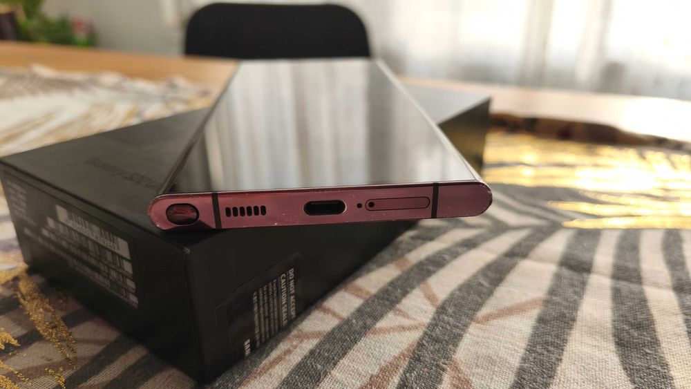 Samsung Galaxy S22 Ultra 12GB RAM/ 256 GB ROM