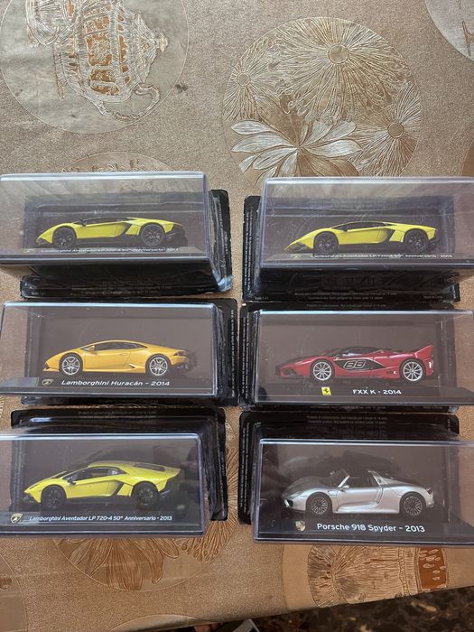 Vand masini de colectie (noi)