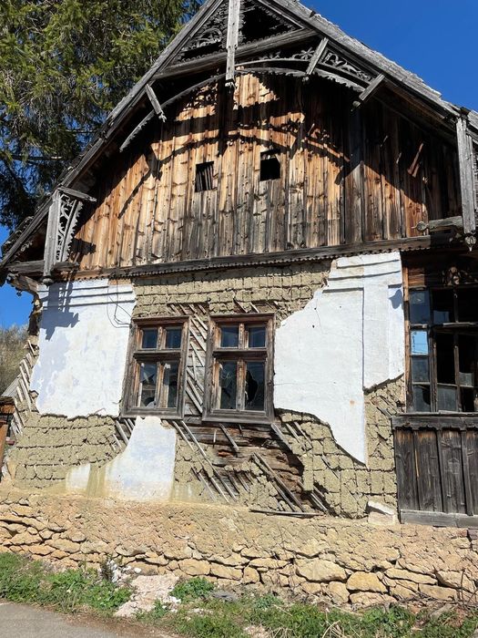 casa și şura plus 1300m2 ,sat Margau ,Cluj-Napoca